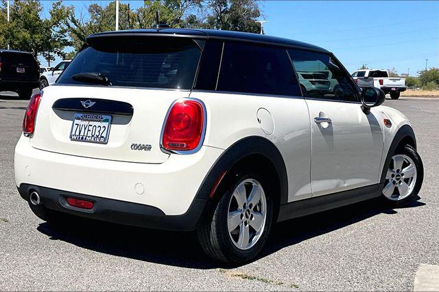 2017 MINI Hardtop Cooper