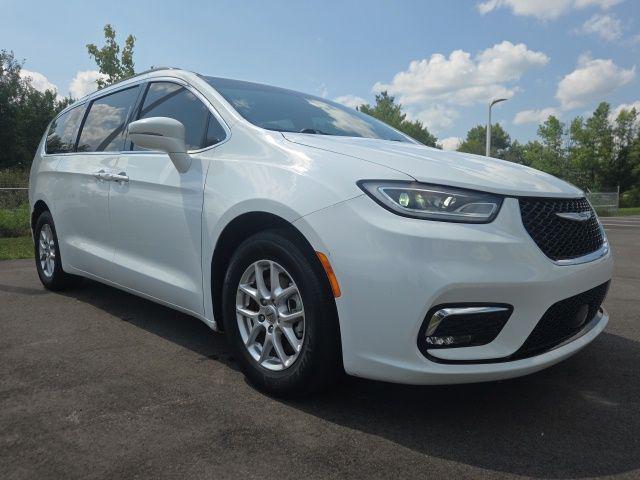 2022 Chrysler Pacifica Touring L for sale in Plainfield, IN