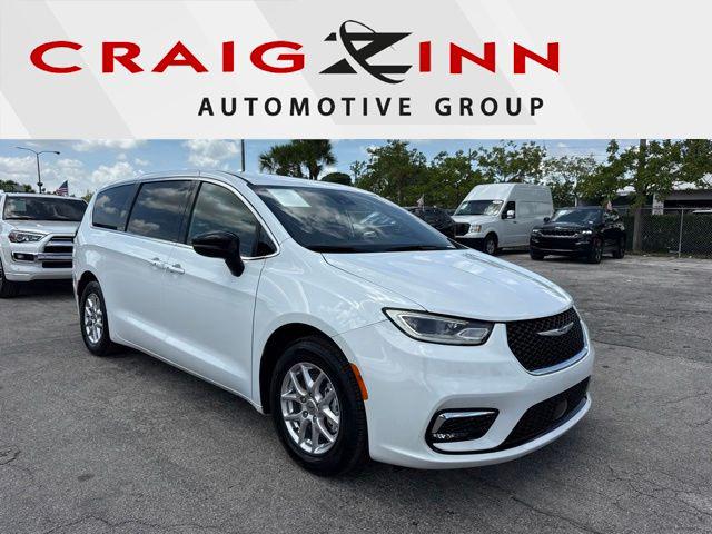 2025 Chrysler Pacifica Select for sale in Hollywood, FL