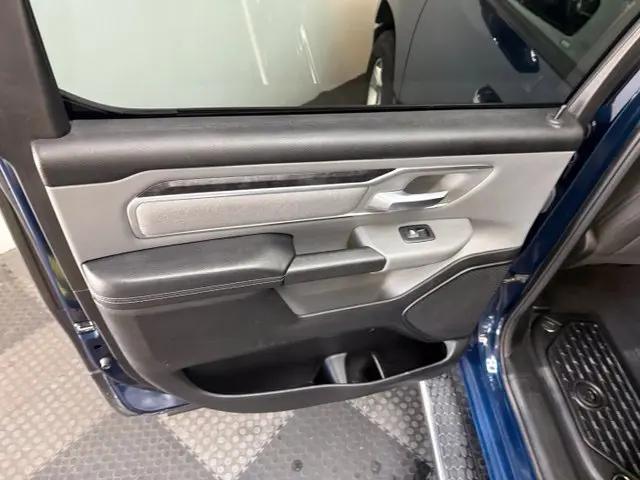 2019 Ram 1500 Big Horn/Lone Star Crew Cab 4x4 57 Box
