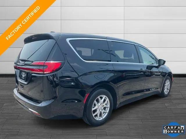 2025 Chrysler Pacifica Select