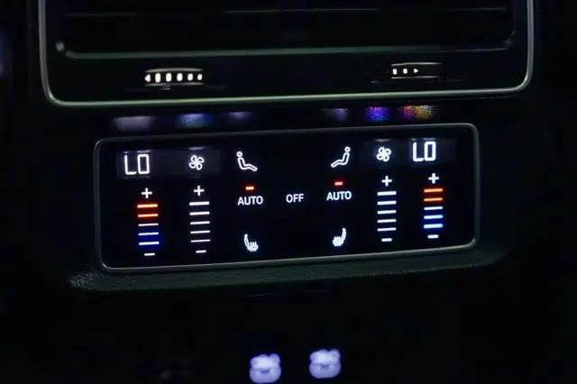 2021 Audi Q8 Premium Plus 55 TFSI quattro Tiptronic