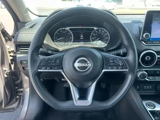 2024 Nissan Sentra SV Xtronic CVT