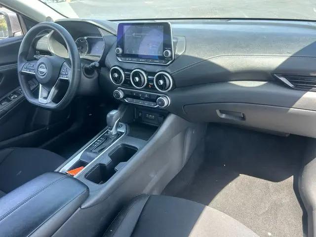 2024 Nissan Sentra SV Xtronic CVT