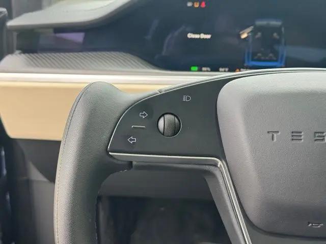 2023 Tesla Model X Plaid Tri Motor All-Wheel Drive