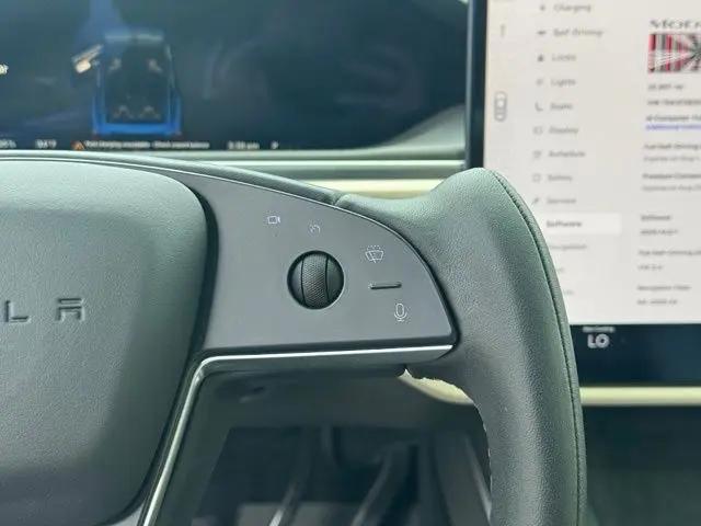 2023 Tesla Model X Plaid Tri Motor All-Wheel Drive