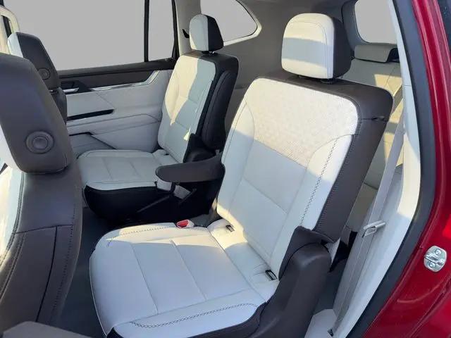 2025 GMC Acadia FWD Denali