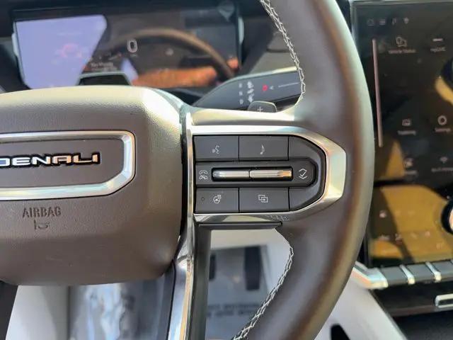 2025 GMC Acadia FWD Denali