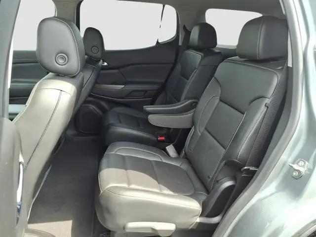2023 GMC Acadia AWD SLT