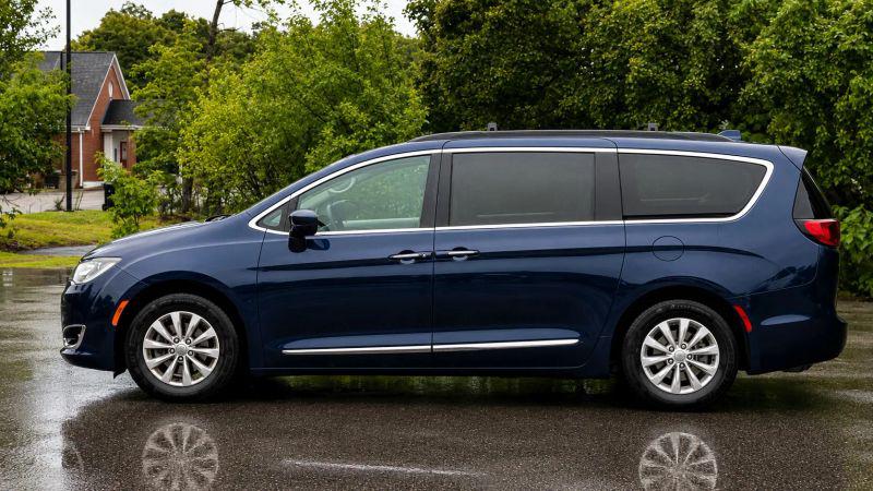 2017 Chrysler Pacifica Touring-L