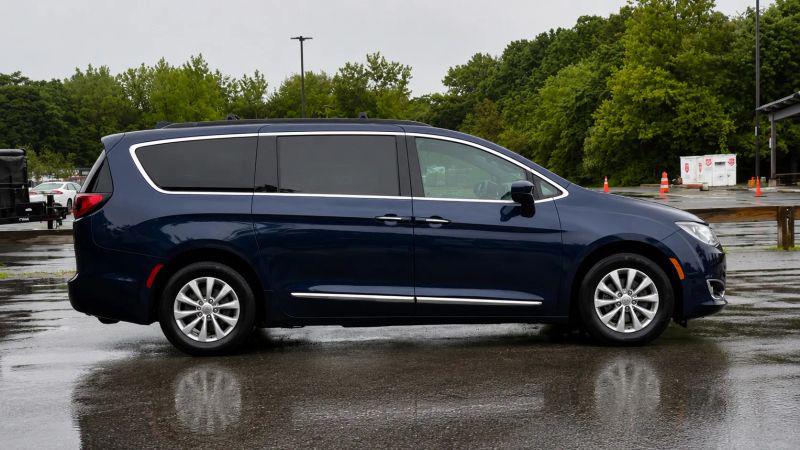 2017 Chrysler Pacifica Touring-L