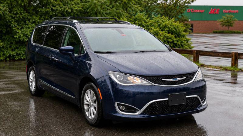 2017 Chrysler Pacifica Touring-L