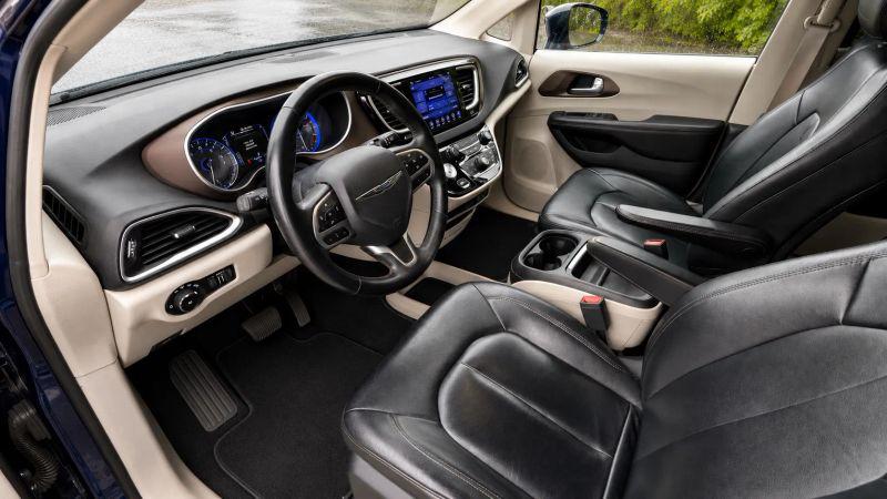 2017 Chrysler Pacifica Touring-L