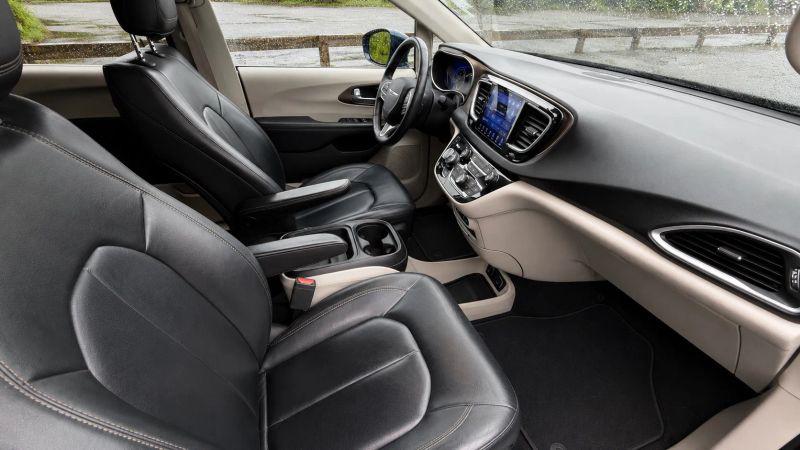 2017 Chrysler Pacifica Touring-L