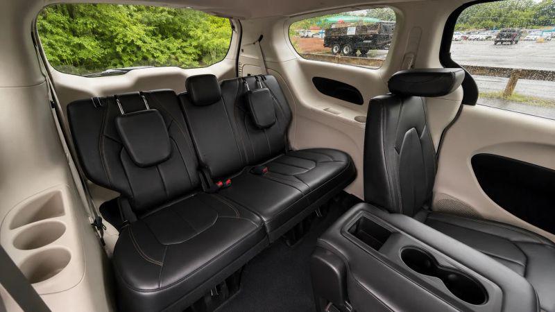 2017 Chrysler Pacifica Touring-L