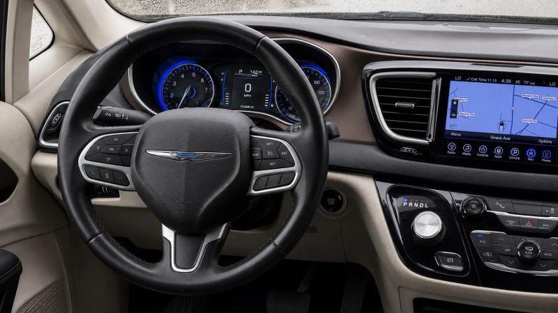 2017 Chrysler Pacifica Touring-L