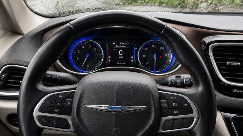 2017 Chrysler Pacifica Touring-L