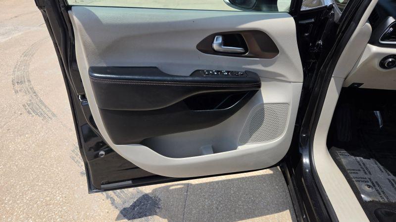 2017 Chrysler Pacifica Touring Plus