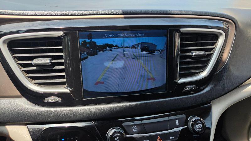 2017 Chrysler Pacifica Touring Plus