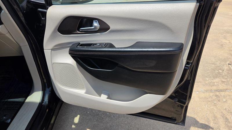 2017 Chrysler Pacifica Touring Plus