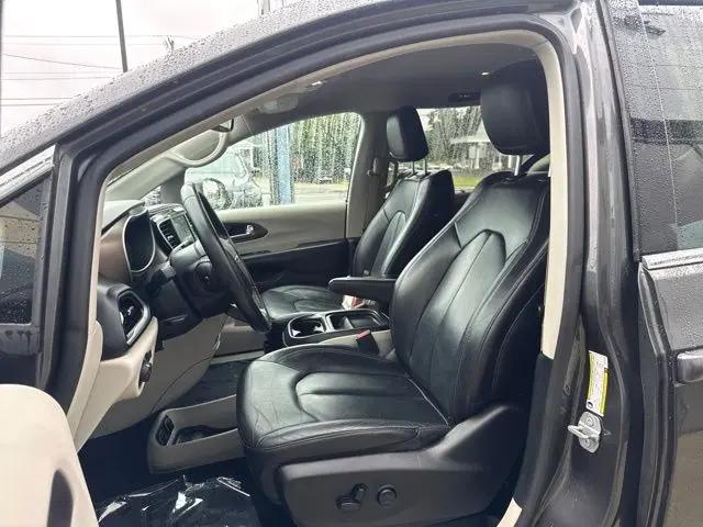 2019 Chrysler Pacifica Touring L