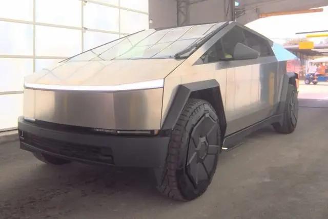 2025 Tesla Cybertruck Long Range for sale in Friendswood, TX