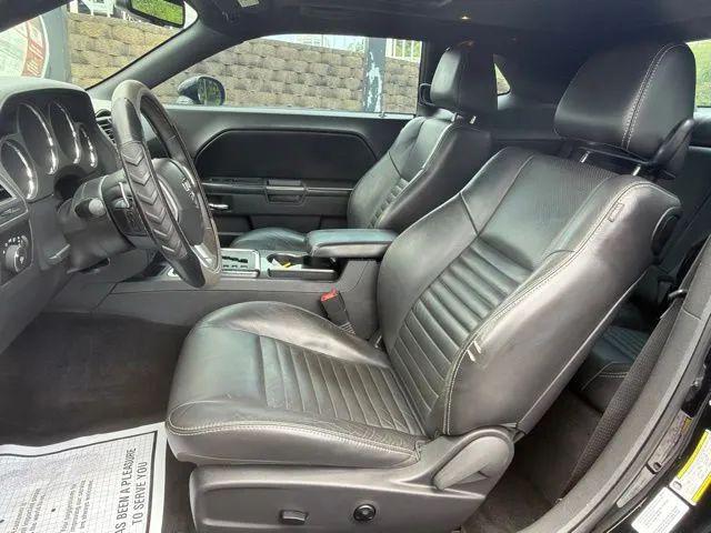 2014 Dodge Challenger SXT Plus