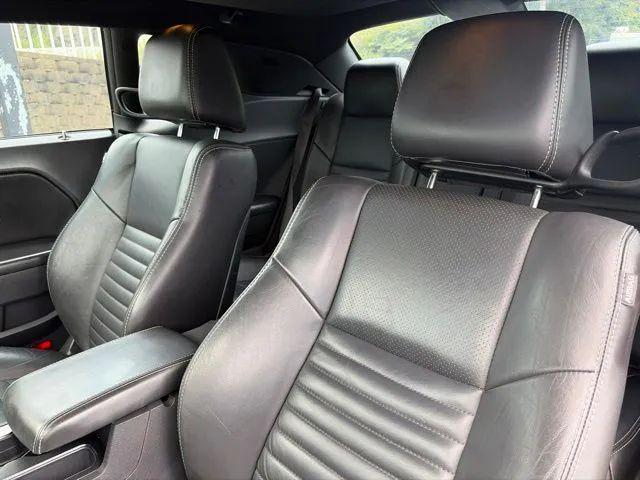 2014 Dodge Challenger SXT Plus