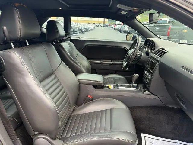 2014 Dodge Challenger SXT Plus