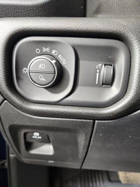 2022 Ram 1500 Big Horn Crew Cab 4x4 57 Box