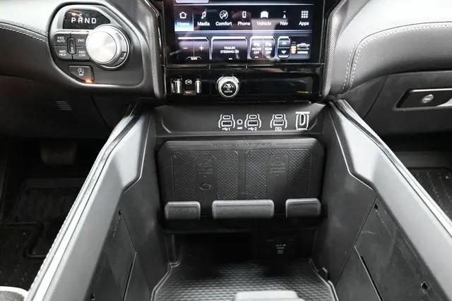 2025 Ram 1500 Limited Crew Cab 4x4 57 Box