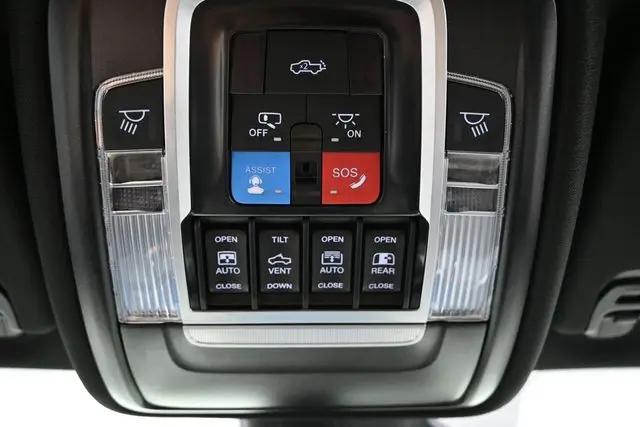 2025 Ram 1500 Limited Crew Cab 4x4 57 Box