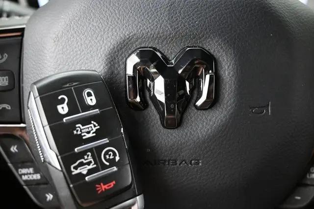 2025 Ram 1500 Limited Crew Cab 4x4 57 Box