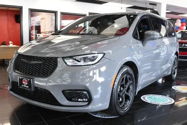 2022 Chrysler Pacifica Hybrid Touring L for sale in Ramsey, NJ
