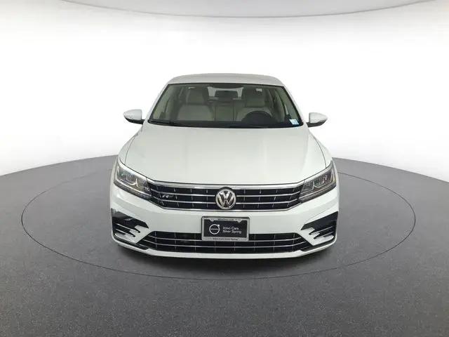 2017 Volkswagen Passat 1.8T R-Line