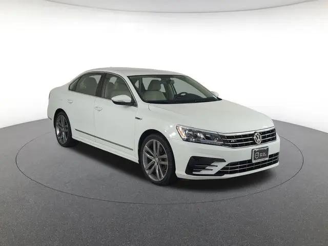 2017 Volkswagen Passat 1.8T R-Line