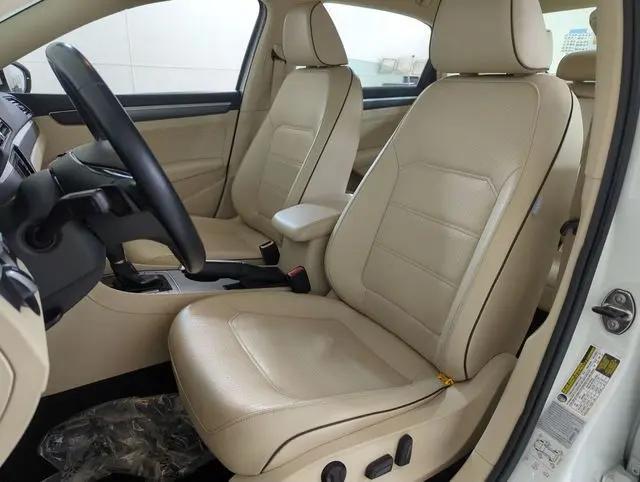 2017 Volkswagen Passat 1.8T R-Line