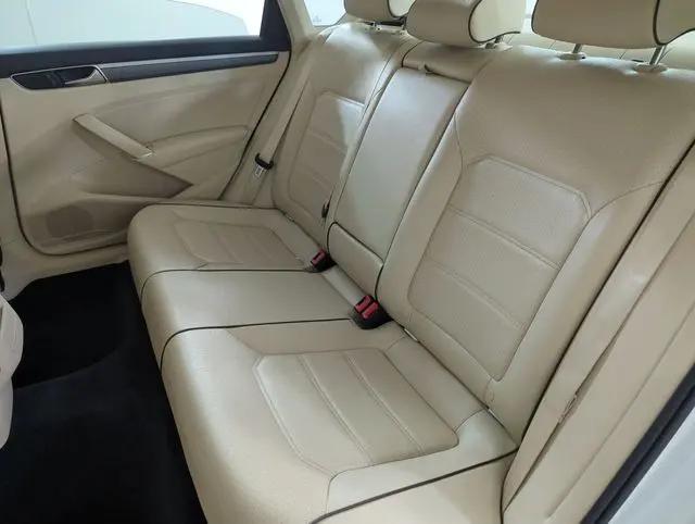 2017 Volkswagen Passat 1.8T R-Line