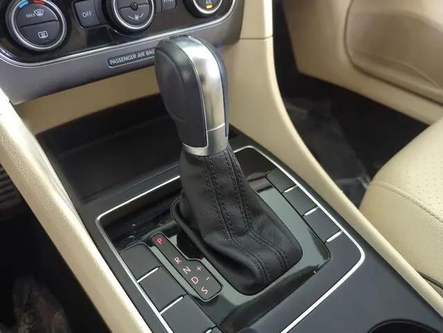2017 Volkswagen Passat 1.8T R-Line