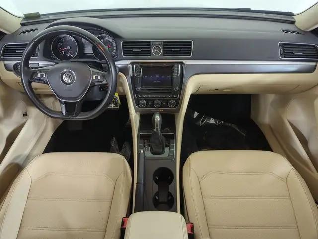2017 Volkswagen Passat 1.8T R-Line