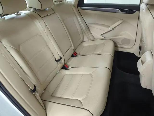 2017 Volkswagen Passat 1.8T R-Line