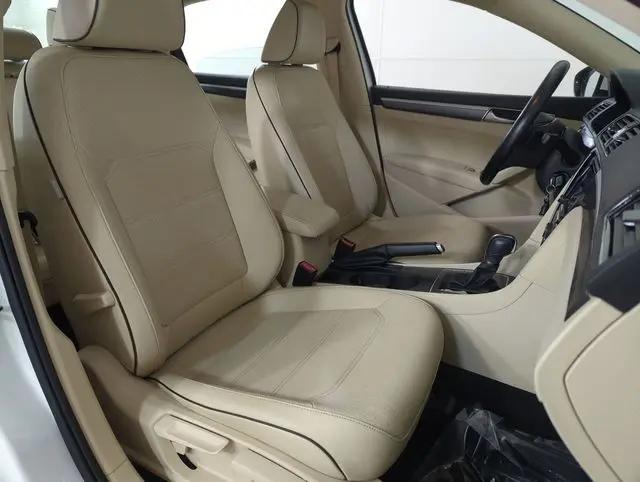 2017 Volkswagen Passat 1.8T R-Line
