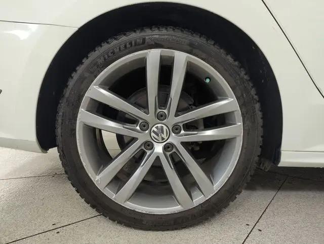 2017 Volkswagen Passat 1.8T R-Line