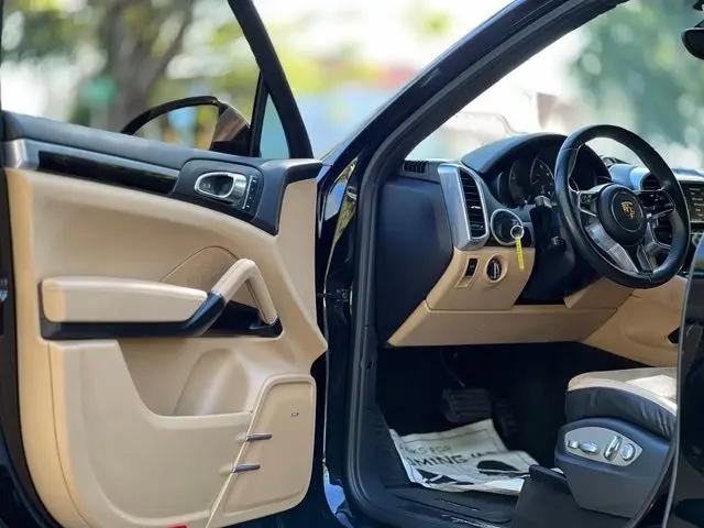 2016 Porsche Cayenne Cayenne