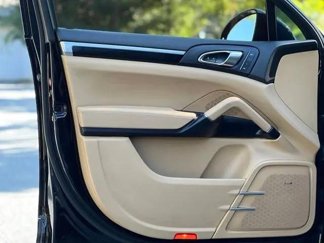 2016 Porsche Cayenne Cayenne