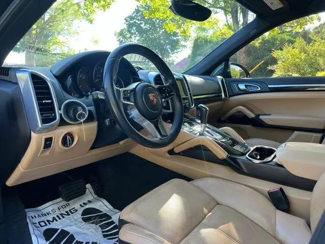 2016 Porsche Cayenne Cayenne