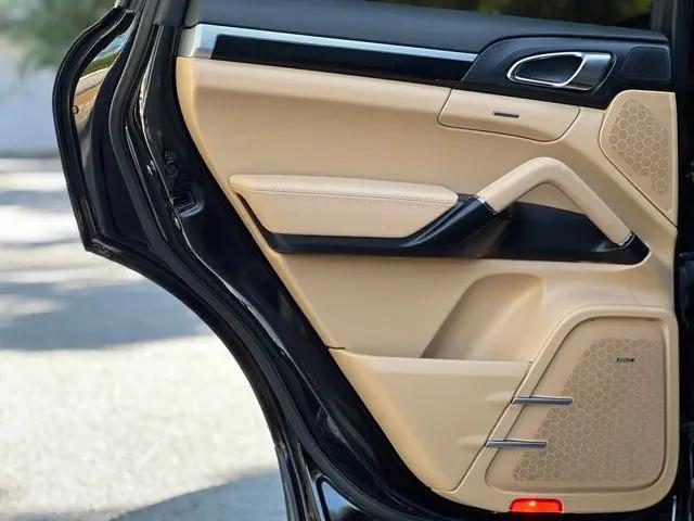 2016 Porsche Cayenne Cayenne