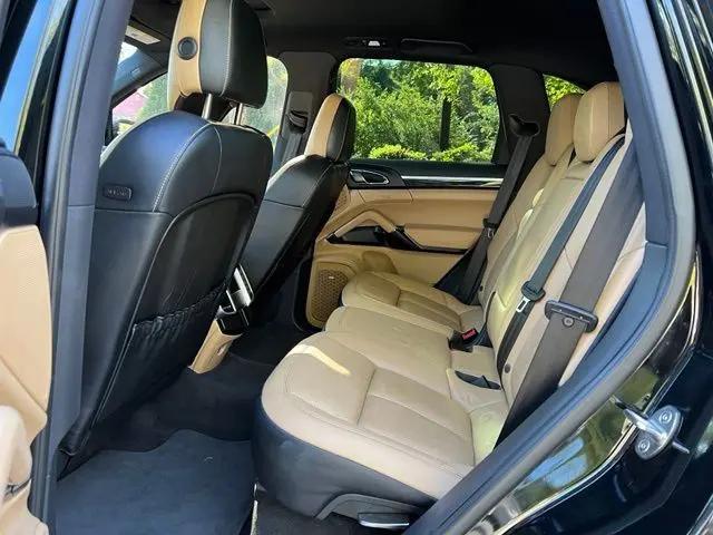 2016 Porsche Cayenne Cayenne