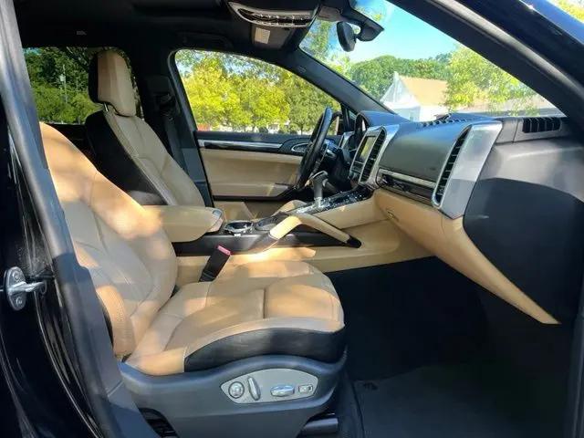 2016 Porsche Cayenne Cayenne