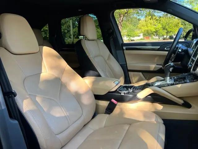 2016 Porsche Cayenne Cayenne